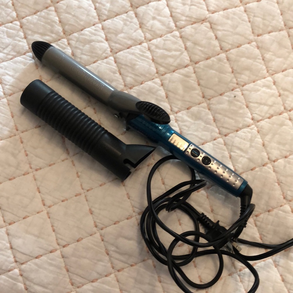 Infiniti pro by Conair curling iron